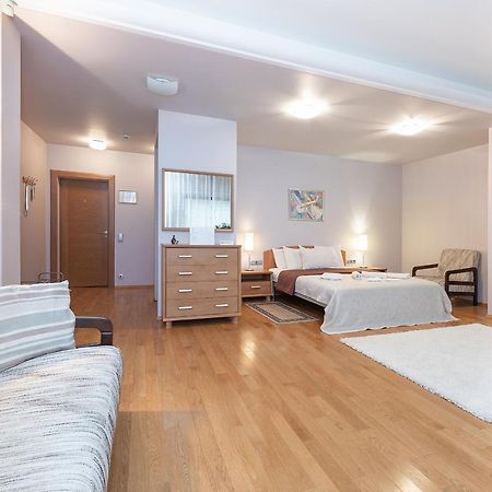 Room In Guest Room - Valensija - Large Suite Jūrkalne 외부 사진