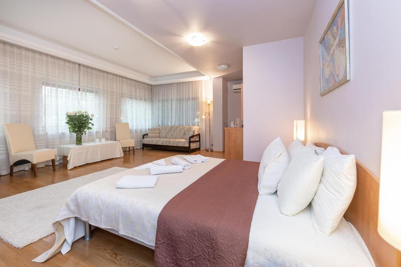Room In Guest Room - Valensija - Large Suite Jūrkalne 외부 사진