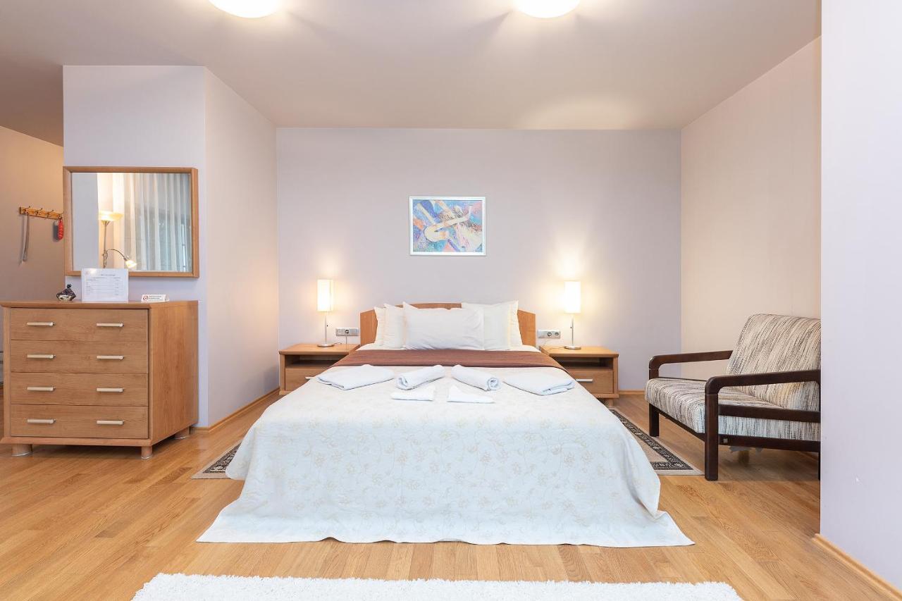 Room In Guest Room - Valensija - Large Suite Jūrkalne 외부 사진